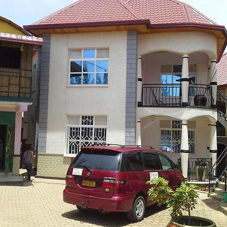Radius Guest Flats Bed & Breakfast Kigali Exterior photo