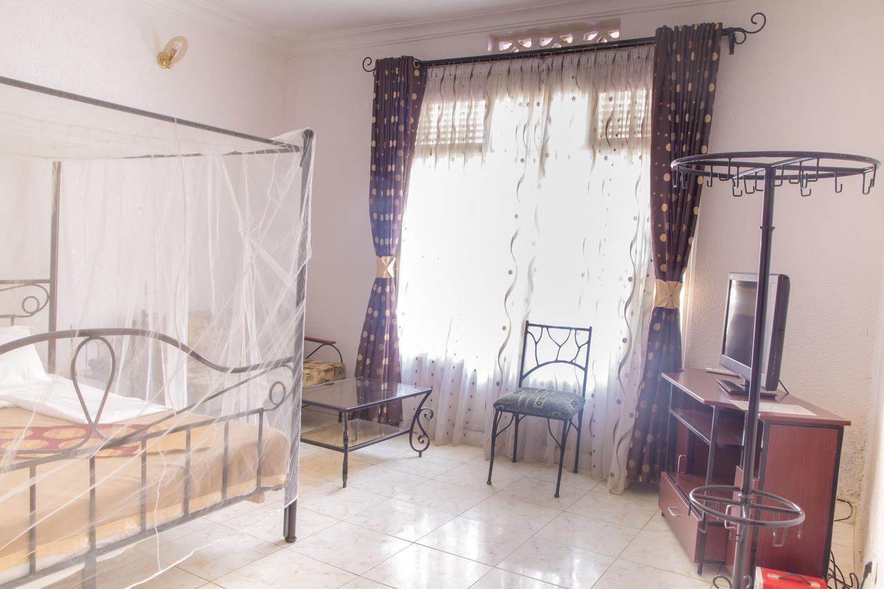 Radius Guest Flats Bed & Breakfast Kigali Exterior photo