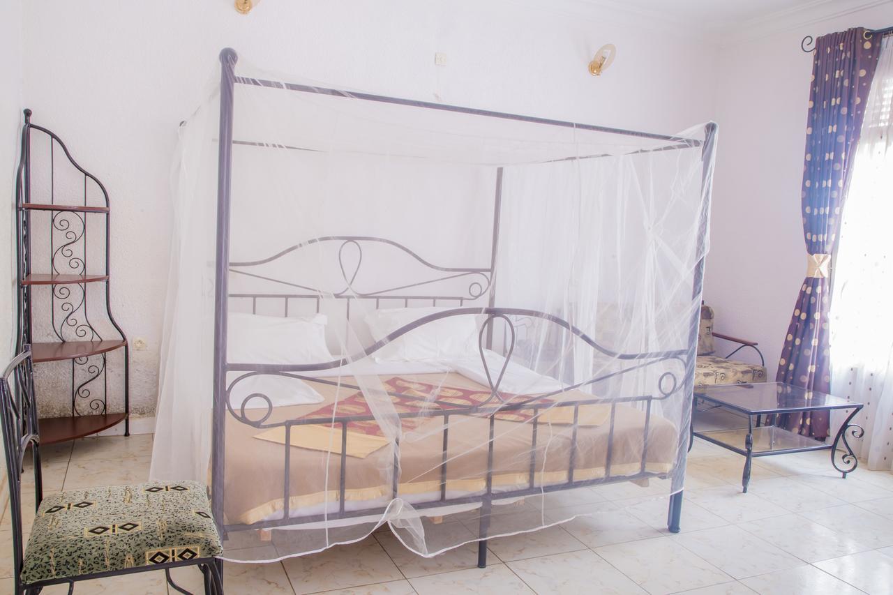 Radius Guest Flats Bed & Breakfast Kigali Exterior photo